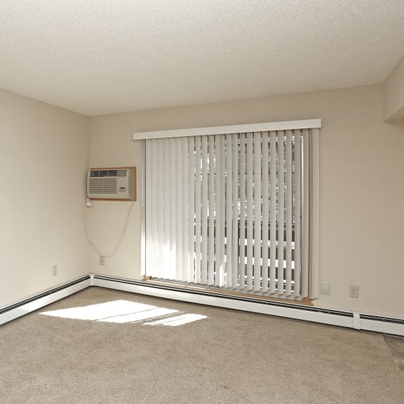 Windsor Gates Apartments in Brooklyn Park, MN